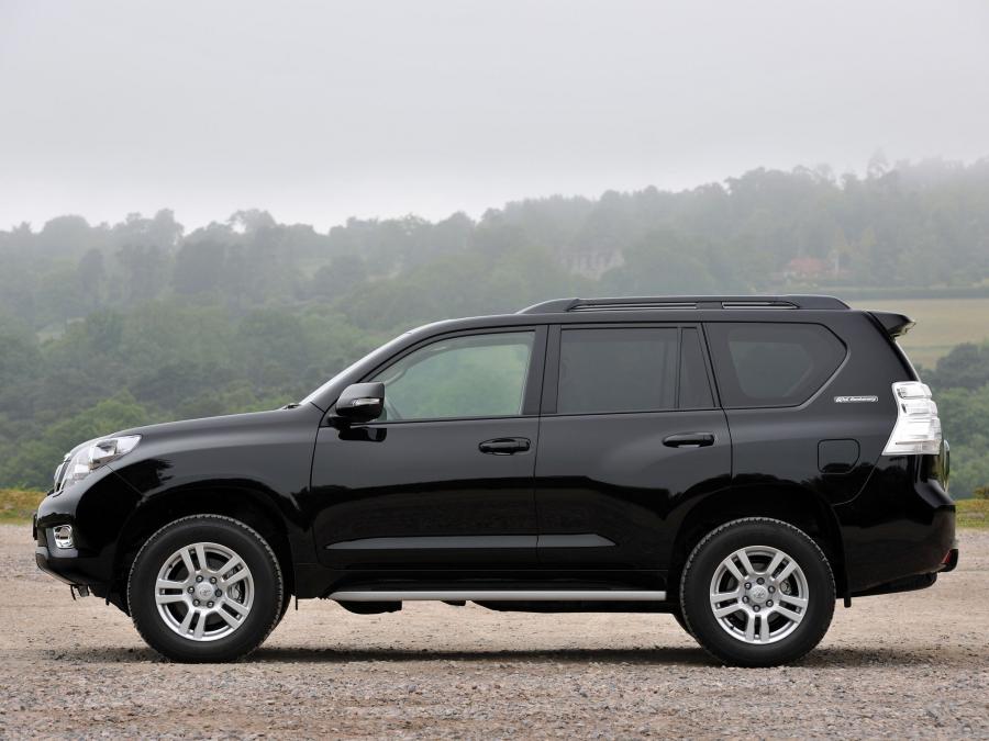  Toyota Land Cruiser Prado 150 60th Anniversary 2011 года  (UK) (фото 10 из 20)